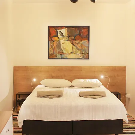 Street Garden Lägenhet *