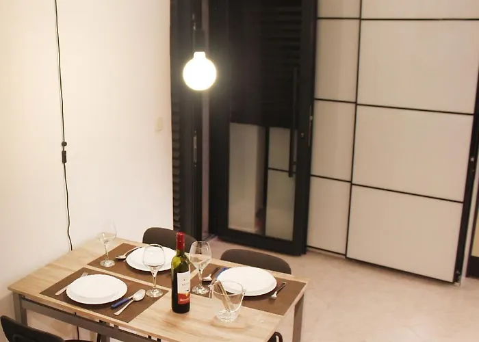 Street Garden アパート フヴァル